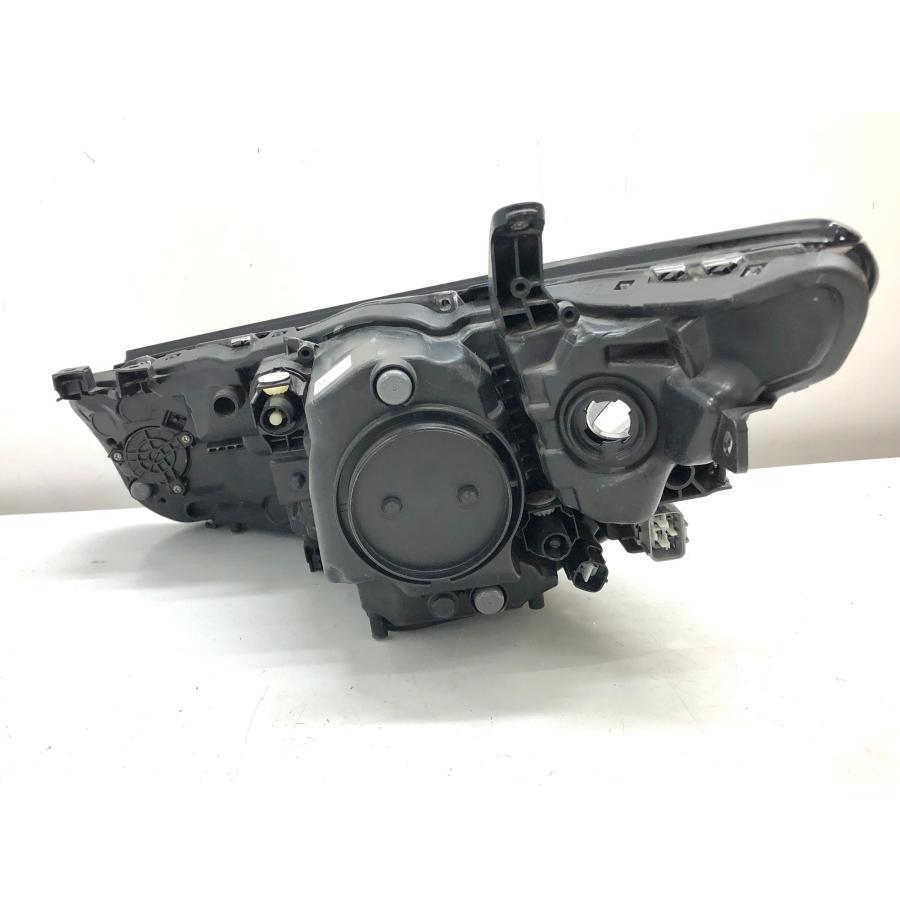 トヨタ オーリス 180系 ZRE186/NZE181 後期 純正 ヘッドランプ 右 LED