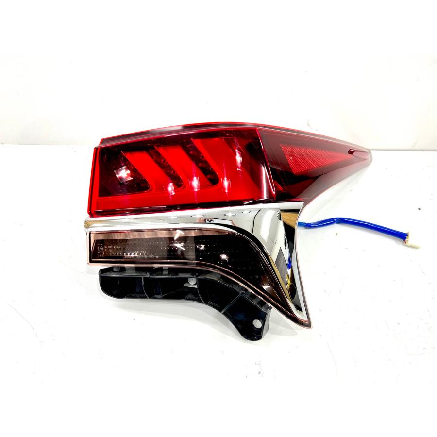 レクサスLS500 VXFA50 前期 純正テールライト 右 KOITO 50-176 （36A