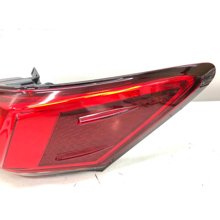 レクサスct・ZWA10左右純正テールランプ レクサス CT200h ZWA10 後期 純正 テールランプ 右 LED KOITO76