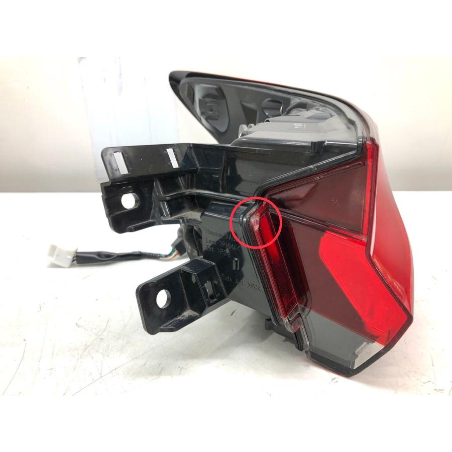 レクサスct・ZWA10左右純正テールランプ レクサス CT200h ZWA10 後期 純正 テールランプ 右 LED KOITO76