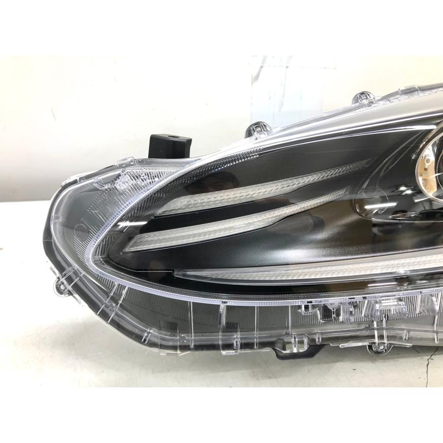 トヨタ アクア MXPK11/MXPK16 現行 純正 ヘッドランプ 左 LED KOITO52