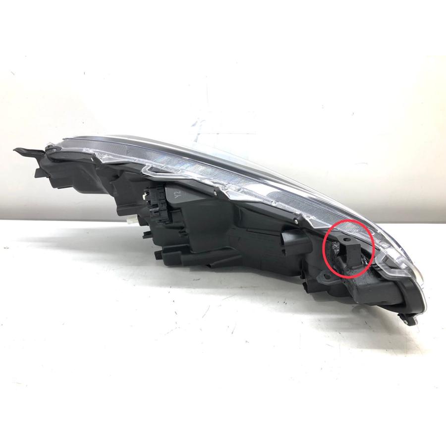 トヨタ アクア MXPK11/MXPK16 現行 純正 ヘッドランプ 左 LED KOITO52