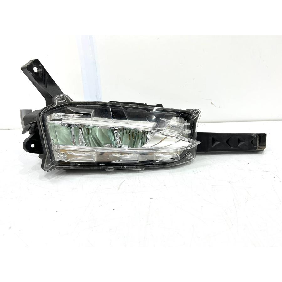 NX AGZ10 前期 右 ウィンカー デイライト KOITO 78-13 良品】レクサスNX AGZ10 前期 純正LEDフォグライト 右 KOITO78-7