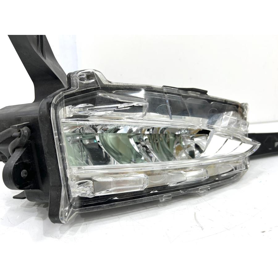 NX AGZ10 前期 右 ウィンカー デイライト KOITO 78-13 良品】レクサスNX AGZ10 前期 純正LEDフォグライト 右 KOITO78-7