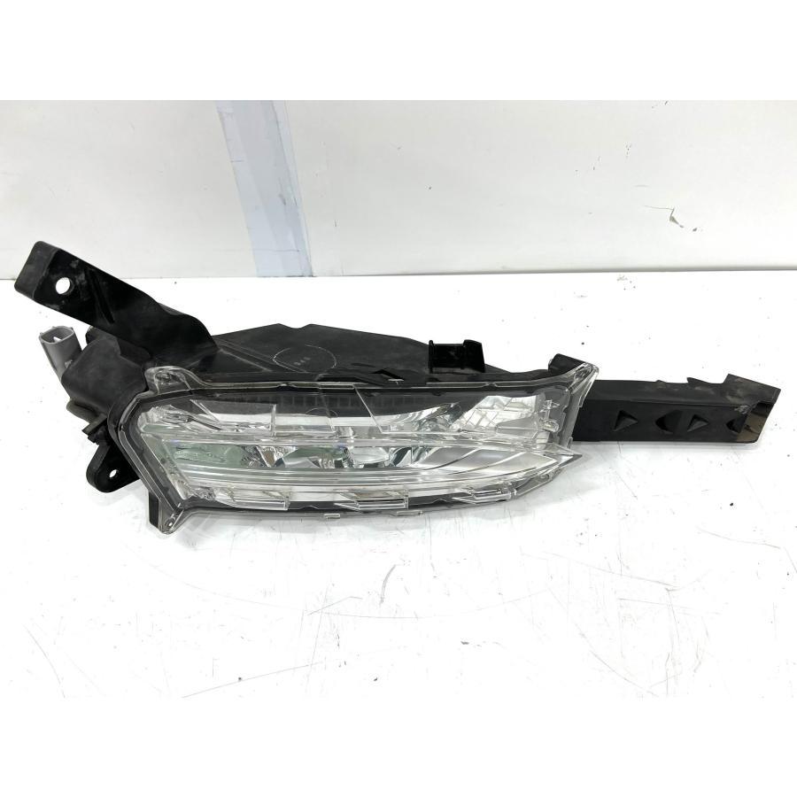 良品】レクサスNX AGZ10 前期 純正LEDフォグライト 右 KOITO78-7