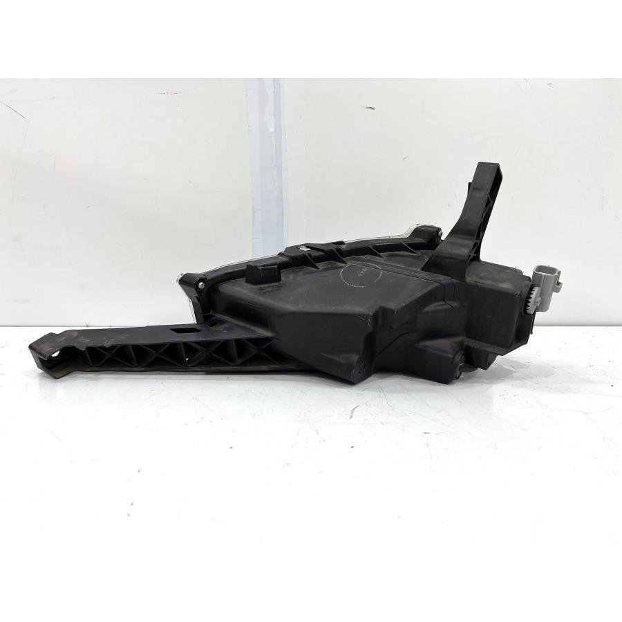 良品】レクサスNX AGZ10 前期 純正LEDフォグライト 右 KOITO78-7