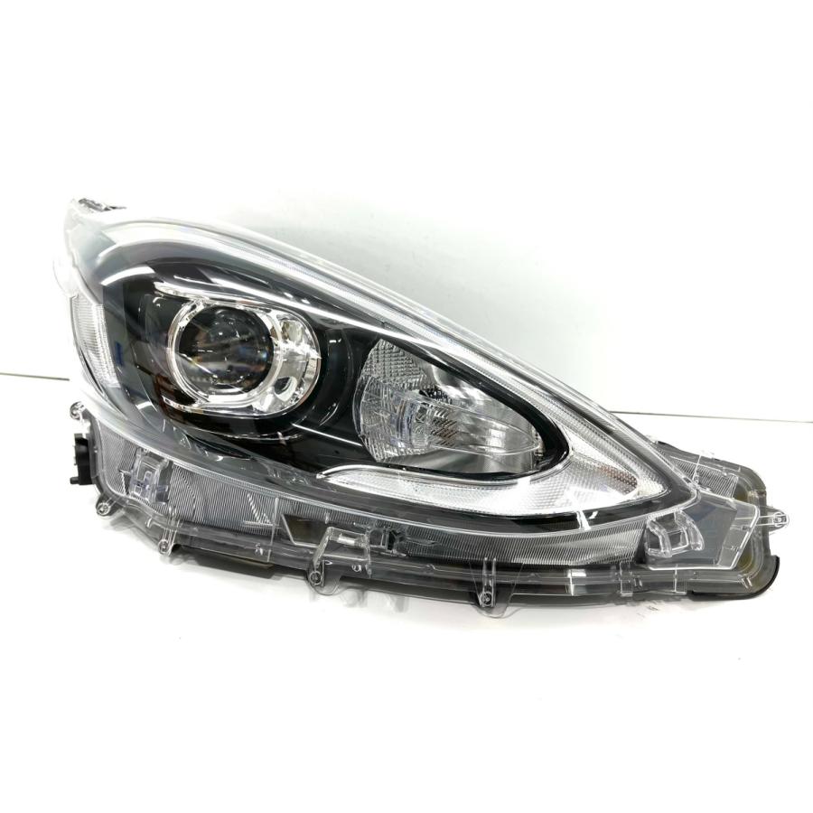 ☆良品☆ トヨタ アクア NHP10 後期 純正 右 LED ヘッドライト KOITO52