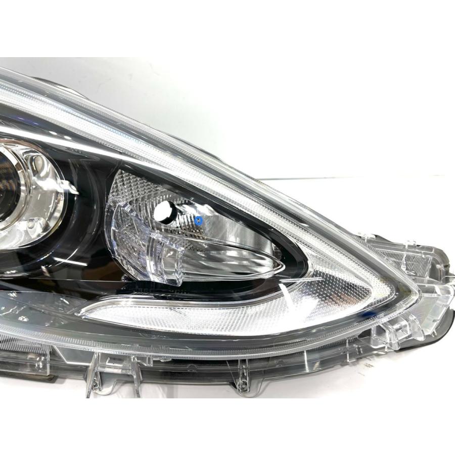 NHP10 アクア 後期 純正 右ヘッドライト 81105-52M40 ☆良品☆ トヨタ アクア NHP10 後期 純正 右 LED ヘッドライト KOITO52