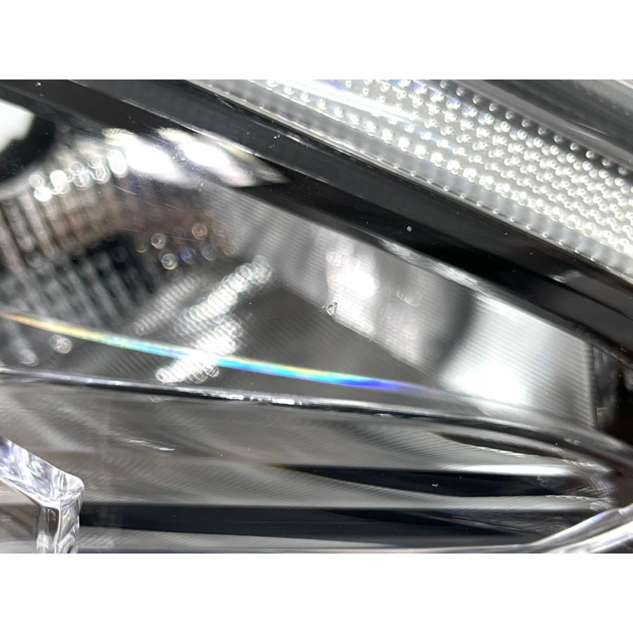 ☆良品☆ トヨタ アクア NHP10 後期 純正 右 LED ヘッドライト KOITO52