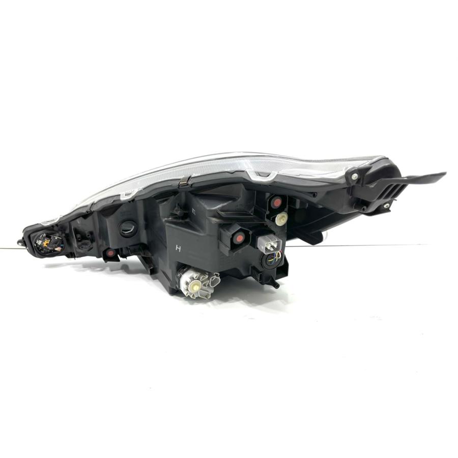 ☆良品☆ トヨタ アクア NHP10 後期 純正 右 LED ヘッドライト KOITO52