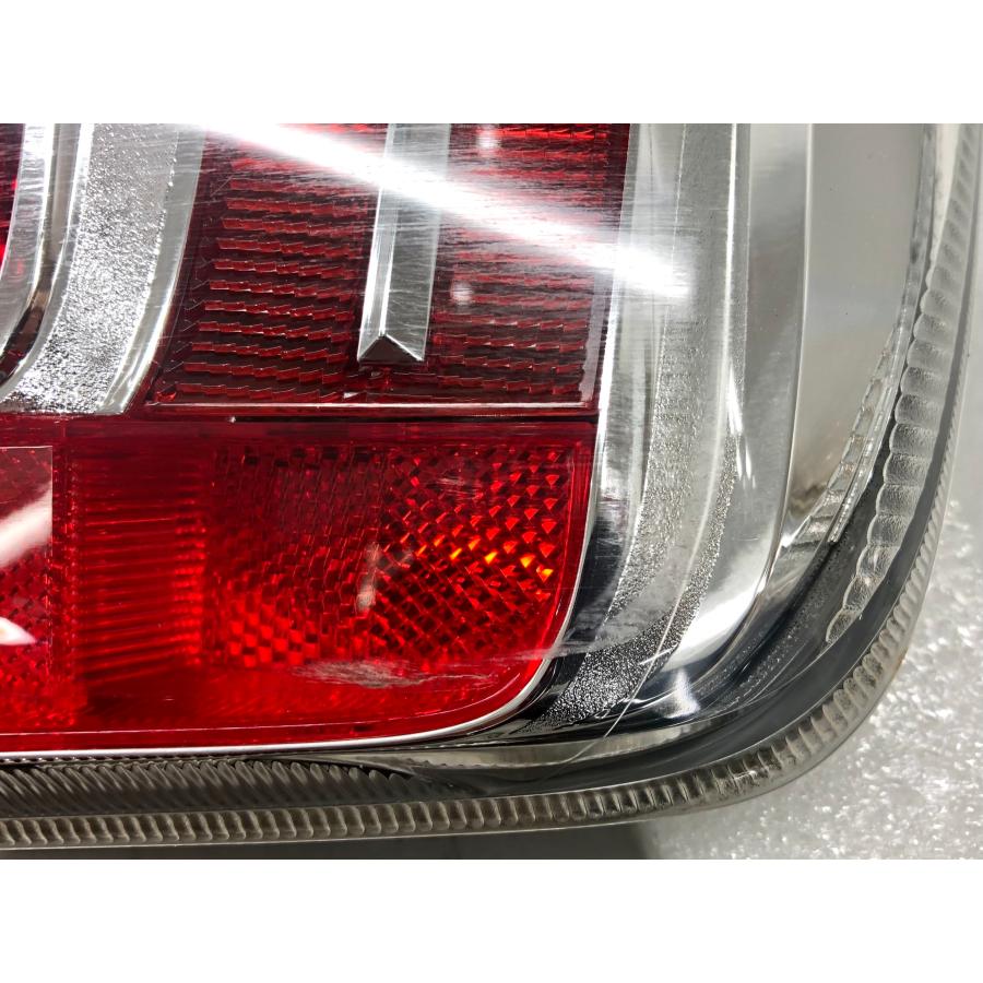 トヨタ プリウス ZVW30 後期 寒冷地仕様車 純正 テールランプ 右 トヨタ プリウス ZVW30 後期 寒冷地仕様車 純正 テールランプ 右