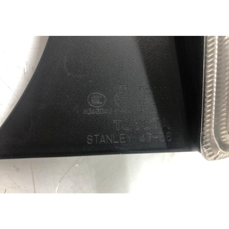 トヨタ プリウス ZVW30 後期 寒冷地仕様車 純正 テールランプ 右