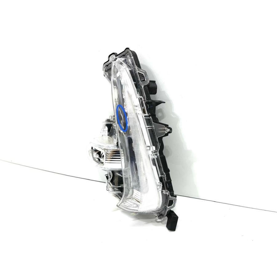 プリウス　PHV ZVW52 フォグランプ　左　　KOITO 47-95 トヨタ プリウス PHV ZVW52 純正 左 ターンシグナル ランプ