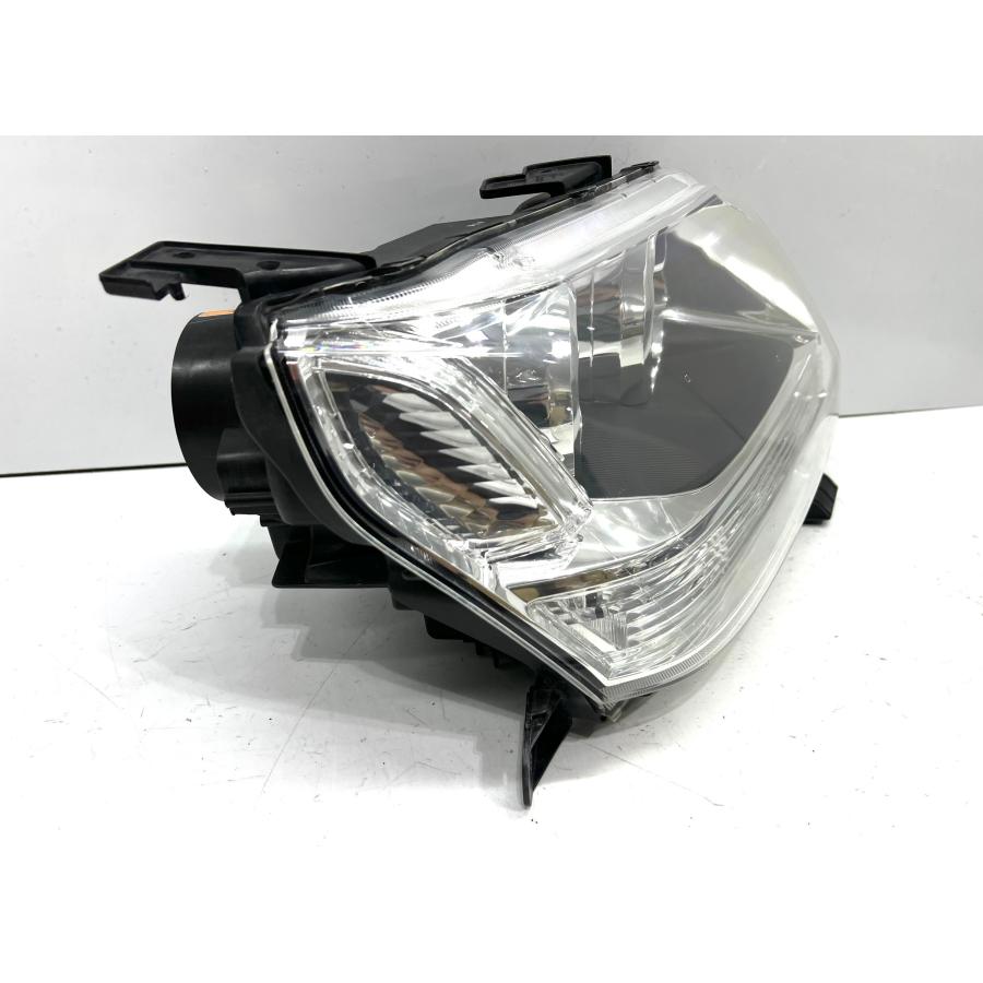 ☆研磨☆ スズキ エスクード TDA4W TD54W 純正 右 HID ヘッドライト