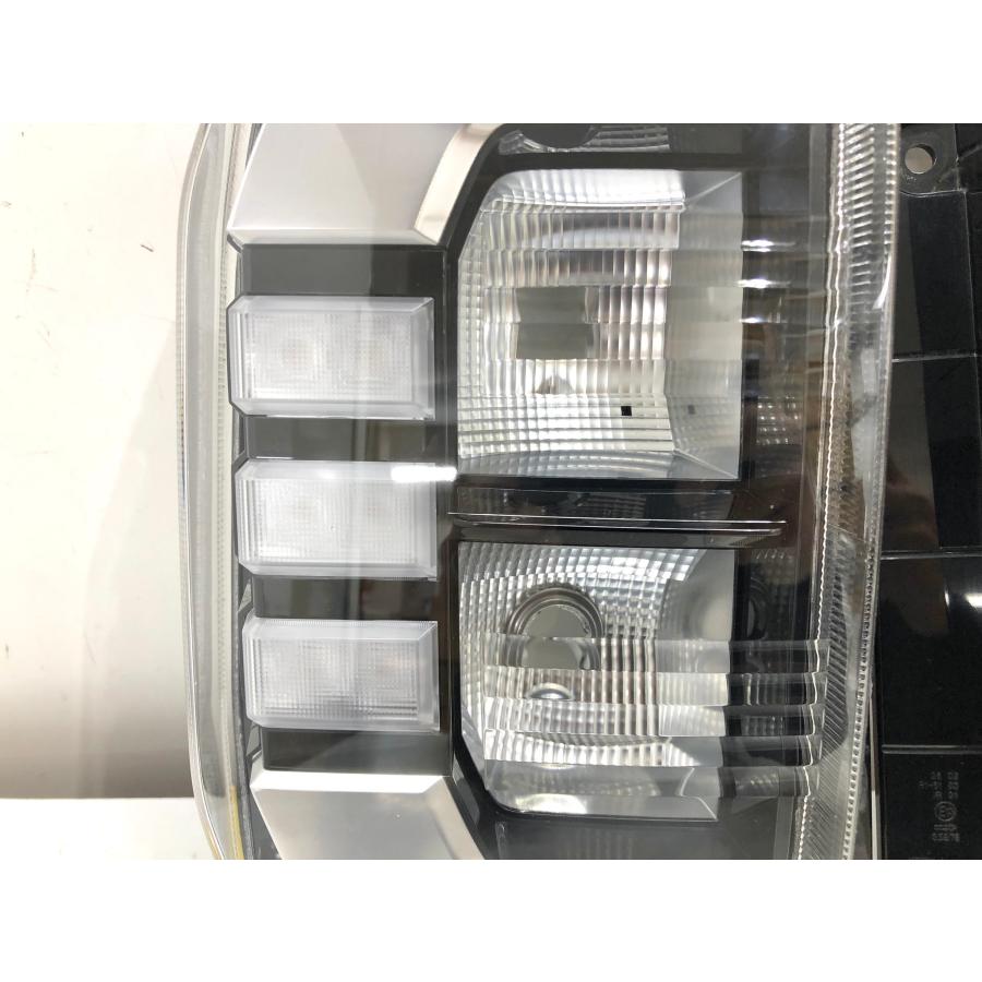 ダイハツ タフト LA900S/LA910S 純正 テールランプ 左右 LED