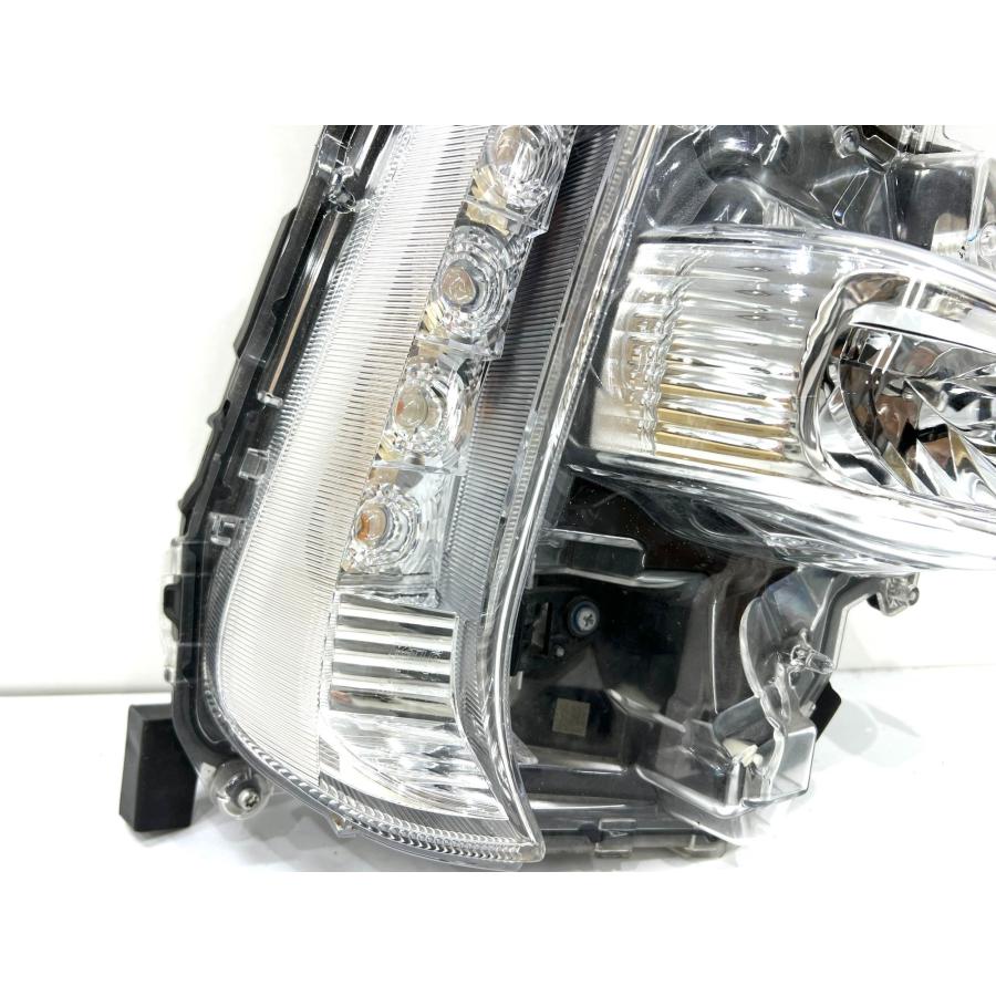 プリウス52phv 左前フォグランプ 楽天市場】zvw52. フォグの通販