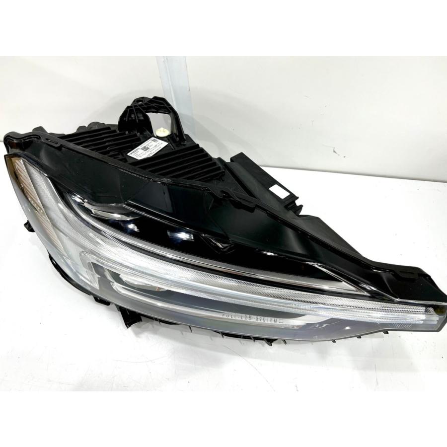 美品】 ボルボ XC60 UB 純正LEDヘッドライト 右 31655235/31655236