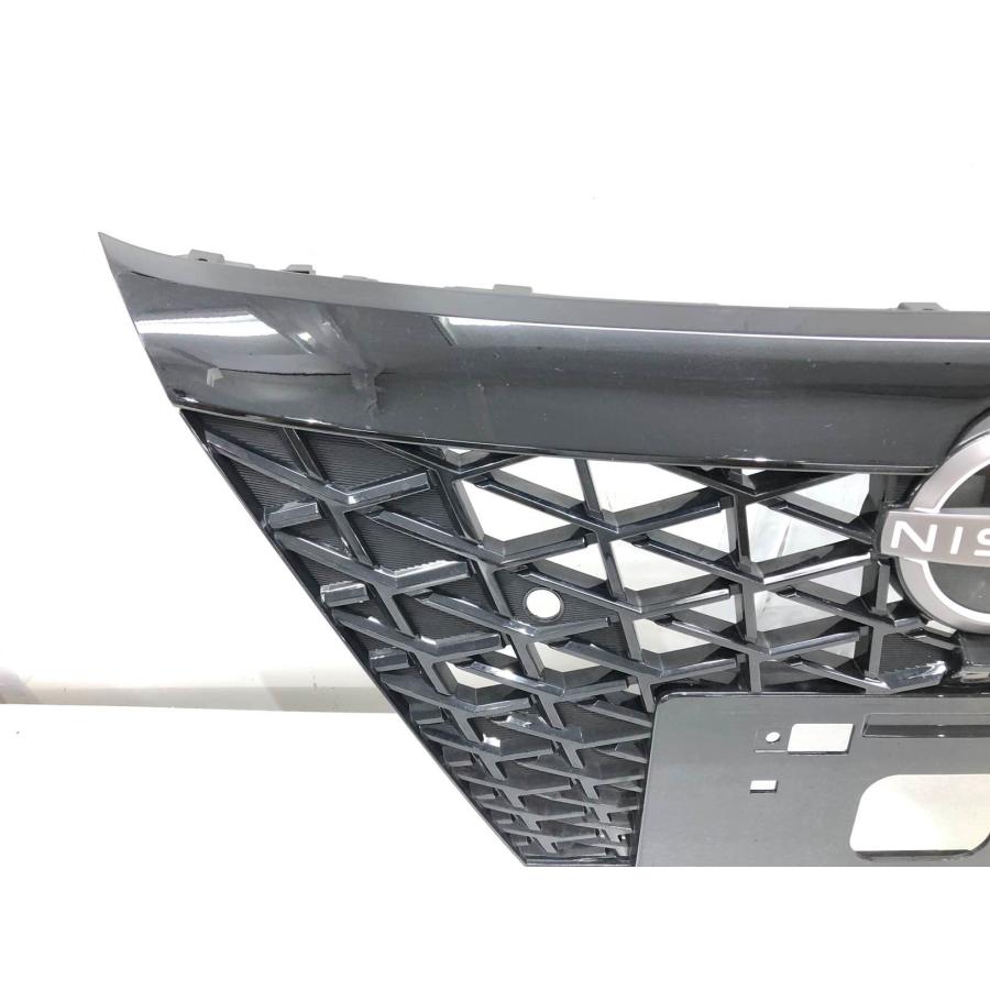 ニッサン NOTE ノート E13 純正 フロントグリル〈カメラ穴有〉62310