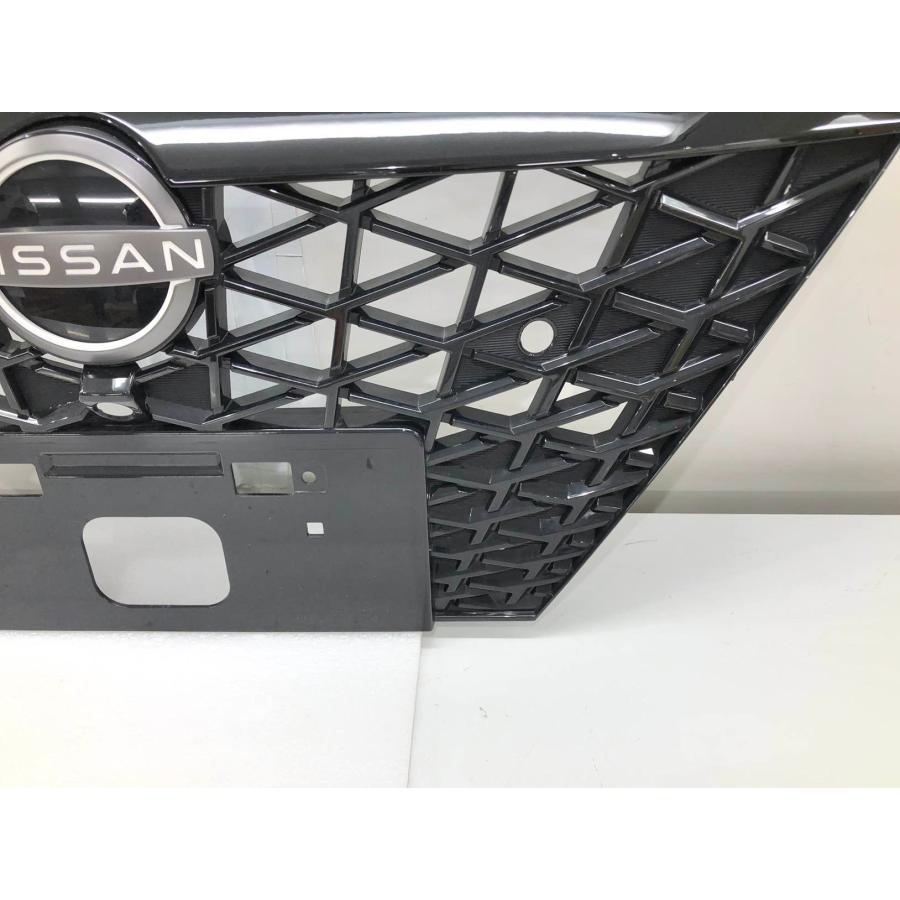 ニッサン NOTE ノート E13 純正 フロントグリル〈カメラ穴有〉62310