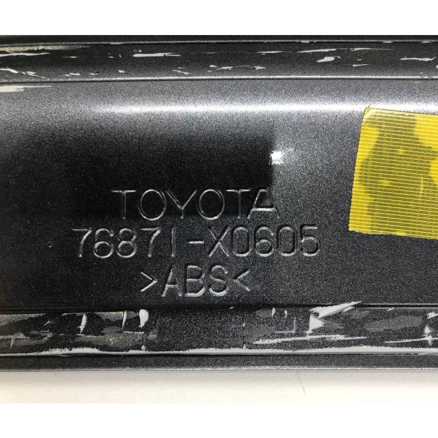 200系ハイエース 純正リアウィング リアスポイラー　76871-x0605 トヨタ ハイエース 200系 標準 純正OP リアウィング スポイラー 76871