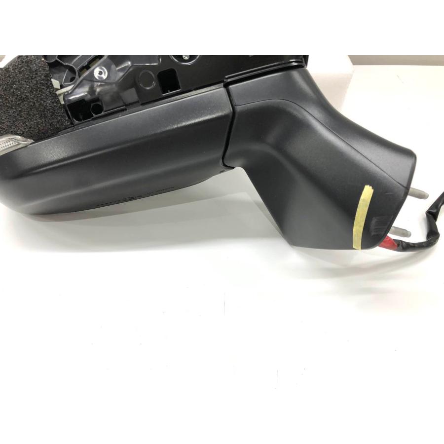 トヨタ カローラクロス ZSG10 純正 右 ドアミラー〈ミラー カバー