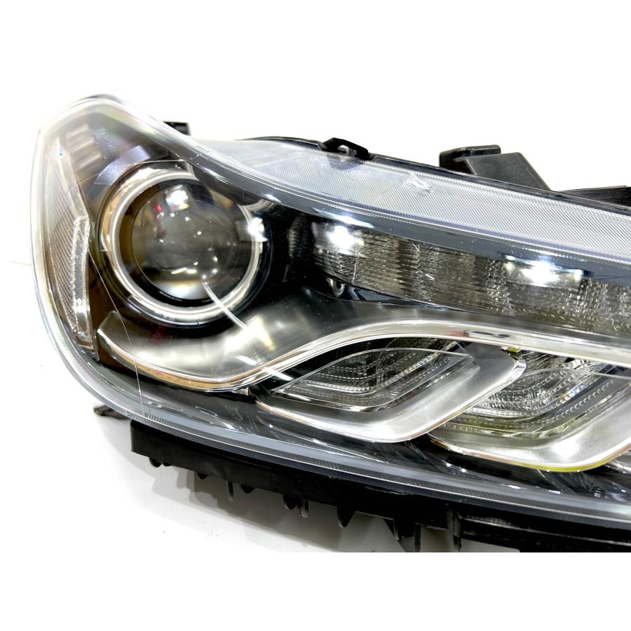 マセラティ ギブリ 純正ヘッドライト 右 670005477/670106276