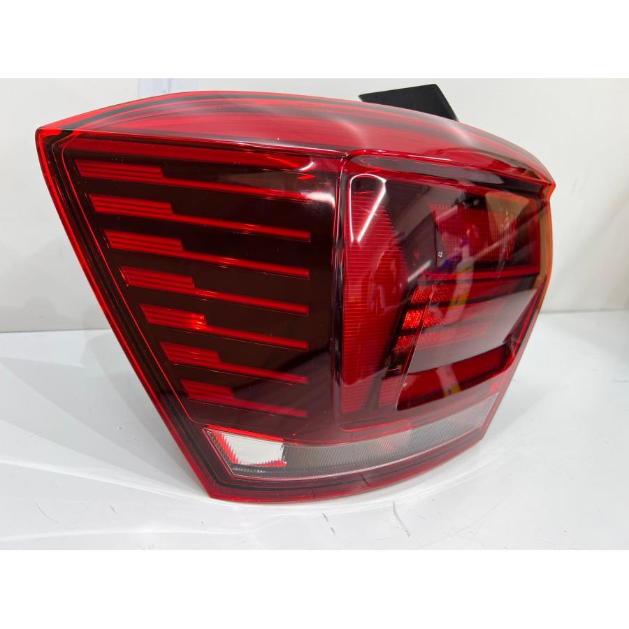 良品】VWフォルクスワーゲン ポロ 2G AW 純正テールライト 左