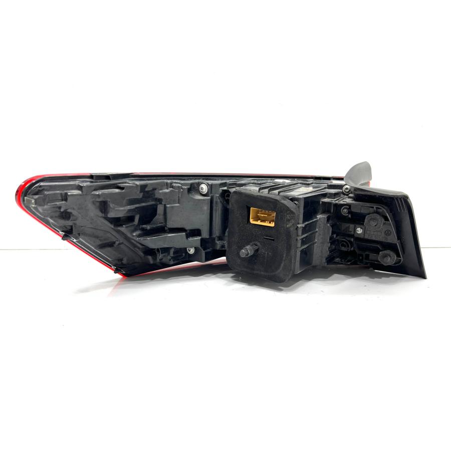 ☆美品☆ フォルクスワーゲン VW アルテオン 3H 純正 右 テールライト