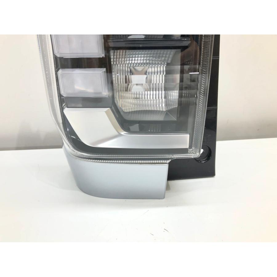 ♪美品♪タフト LA900S 純正 テールランプ 左 LED TOKAIDENSO20525