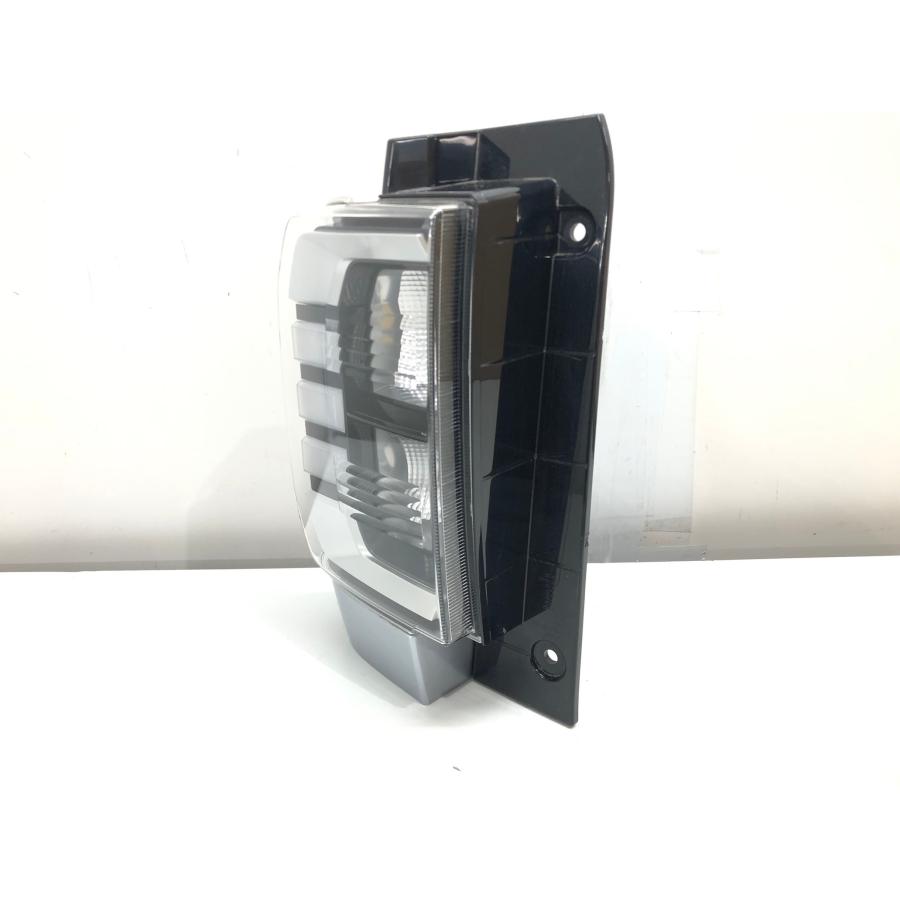 ♪美品♪タフト LA900S 純正 テールランプ 左 LED TOKAIDENSO20525