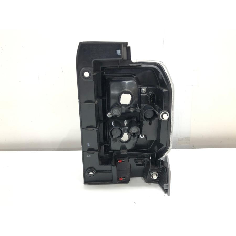 ♪美品♪タフト LA900S 純正 テールランプ 左 LED TOKAIDENSO20525