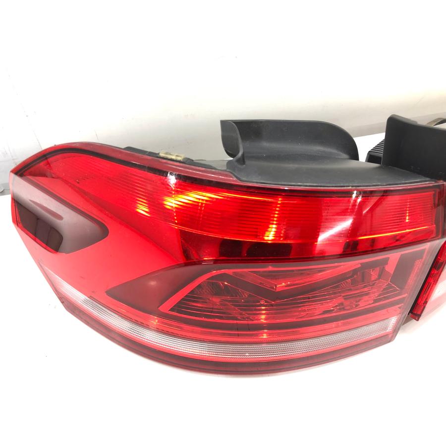 VW フォルクスワーゲン トゥーラン 1T系 純正 テールランプ 左 5TA