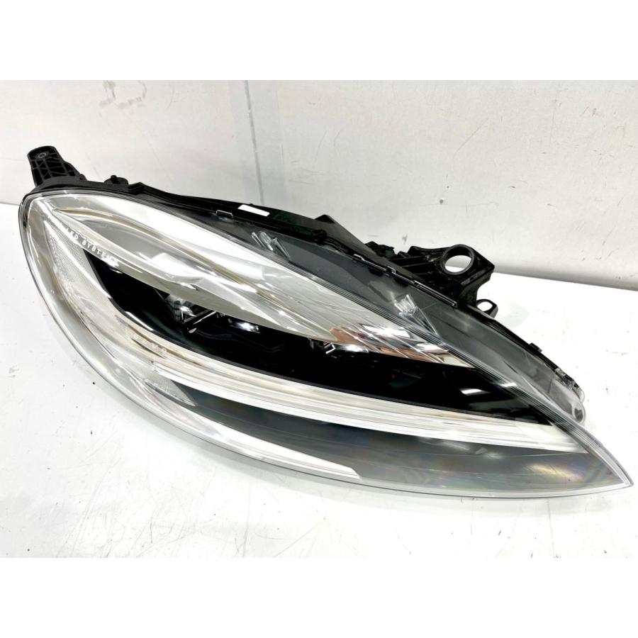 VOLVO ボルボ V40 MB系後期 純正 右 ヘッドライト 31677025 ボルボ VOLVO V40 MB 後期 純正 LED ヘッドライト 右側 31677025 H0294