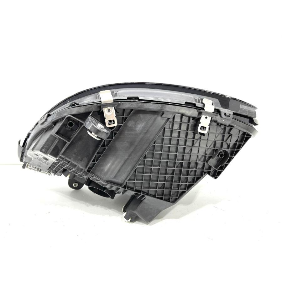 ☆美品☆ メルセデスベンツ W205 Cクラス 後期 純正 右 LED ヘッド