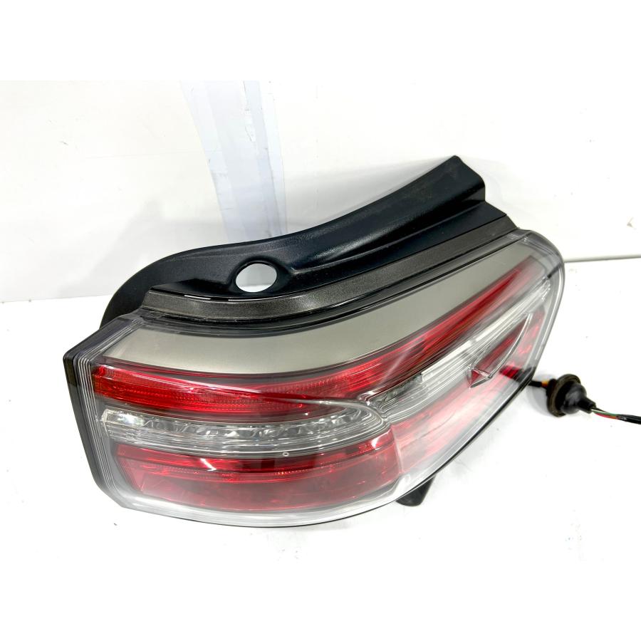 SAI/サイ AZK10 後期 純正テールライト 右 KOITO75-16・81551-75122