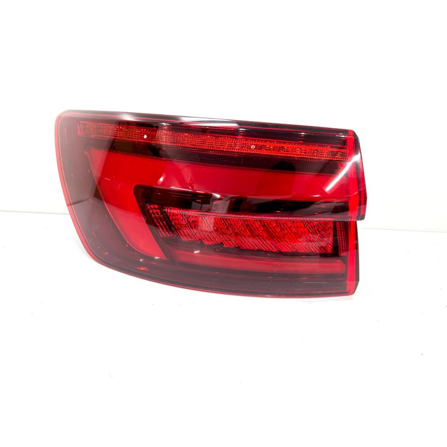 Audi a4 テールランプ 8W9.945.092.AA Audi a4 テールランプ 8W9