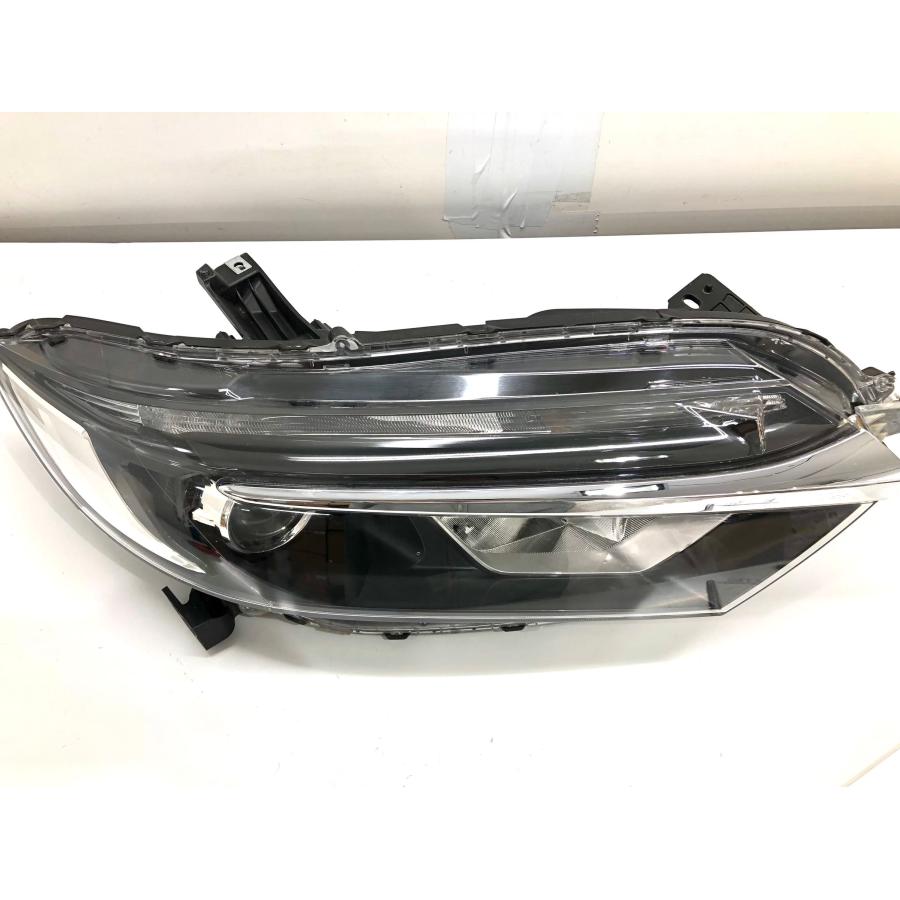 ♪良品♪ホンダ シャトル GK8/GK9 純正 ヘッドランプ 右 ハロゲン