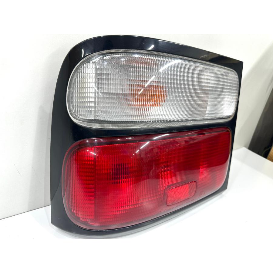 岡本様　テール　左 N-BOX N−BOX DBA-JF1 左テールランプ 33551-TY0-N01 070632