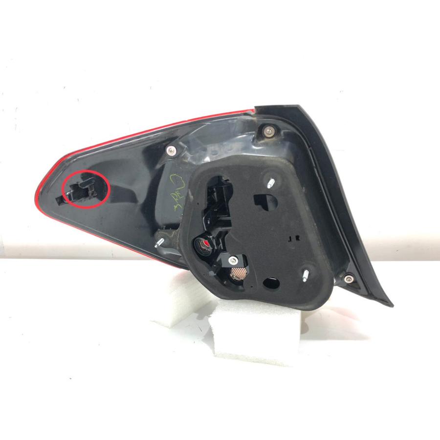 トヨタ カローラ アクシオ NRE161 後期 純正 テールランプ 右 KOITO12