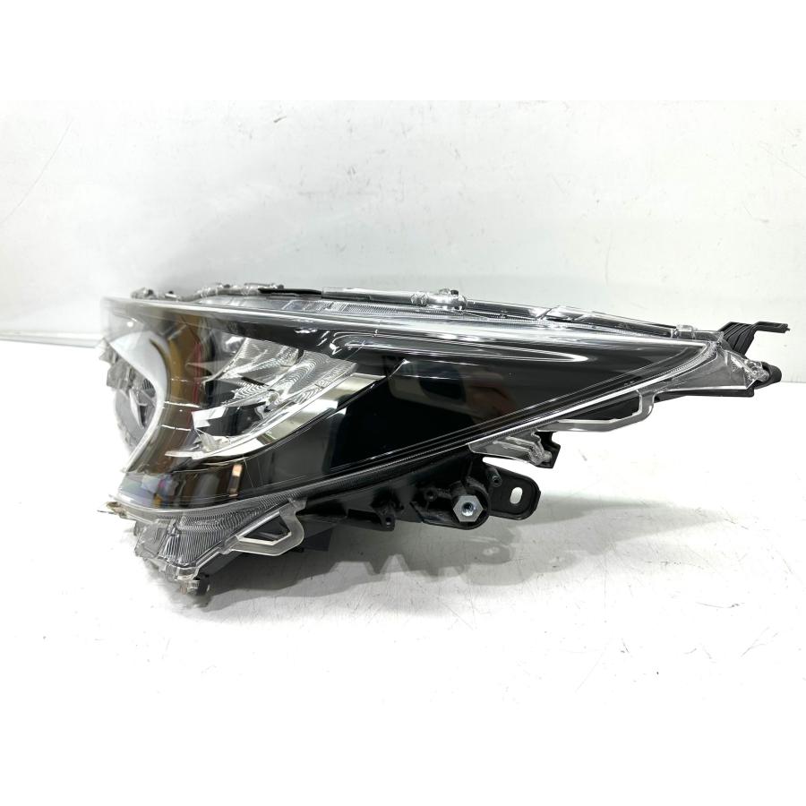 トヨタ カローラスポーツ NRE210H/211H 純正 左 LED ヘッドライト