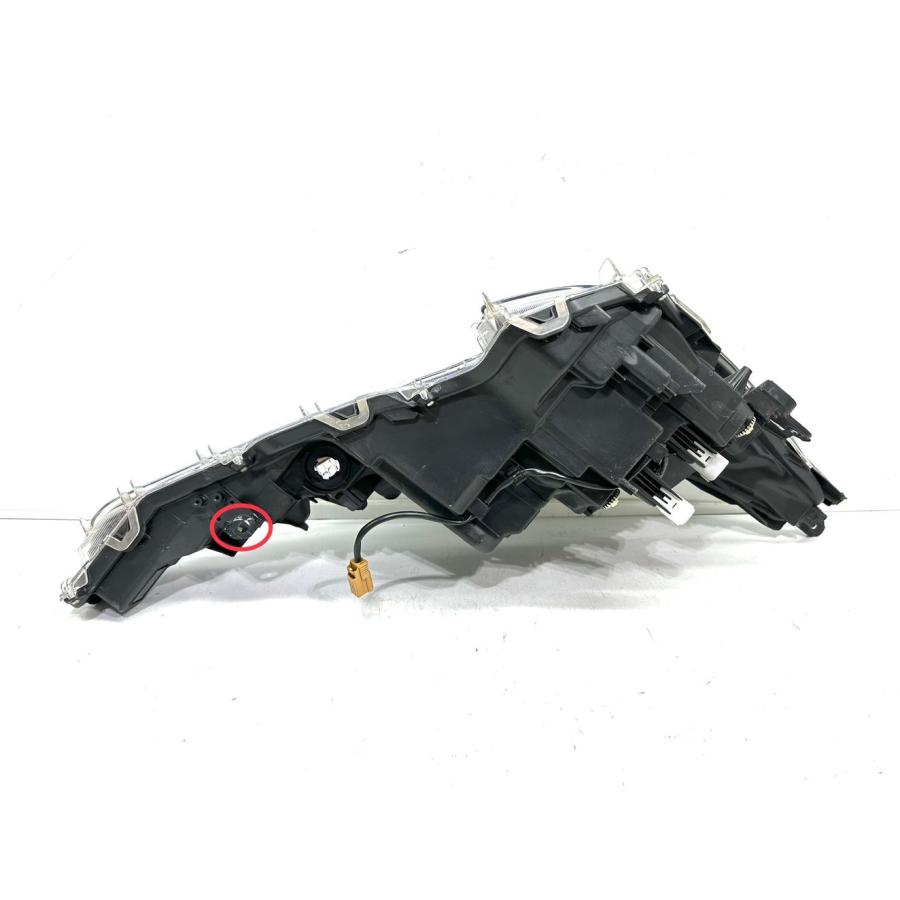 トヨタ カローラスポーツ NRE210H/211H 純正 左 LED ヘッドライト
