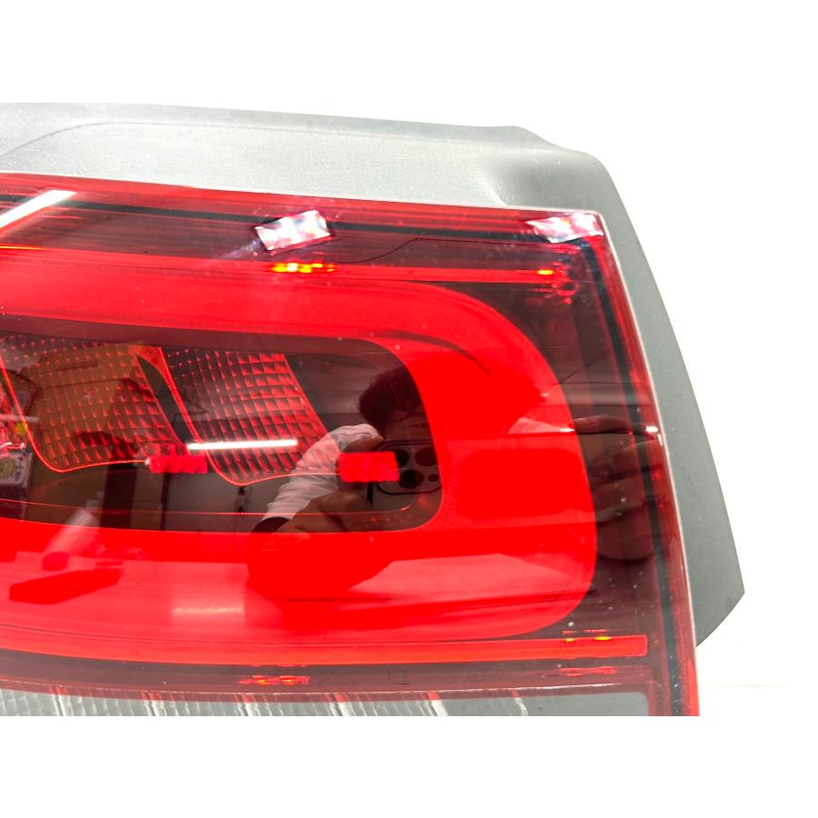 ☆美品☆ メルセデスベンツ W247 GLA 純正 左 テールライト