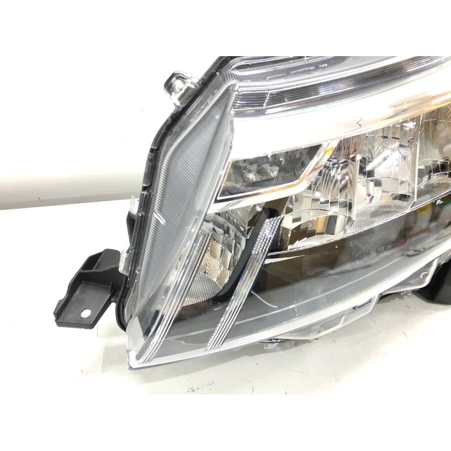 ルーミー M900A 後期 LEDヘッドライト 左 STANLEY W6249 ルーミー M900A 後期 LEDヘッドライト 左 STANLEY W6249 - メルカリ