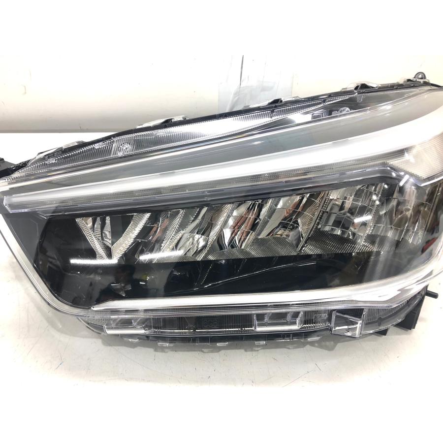 トヨタ ライズ A200/A201/A202/A210 純正 ヘッドランプ 左 LED