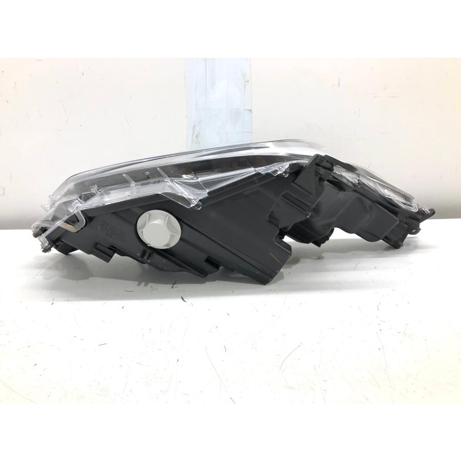 トヨタ ヤリス MXPA10 純正 ヘッドランプ 左 LED KOITO K0-3 刻印K2