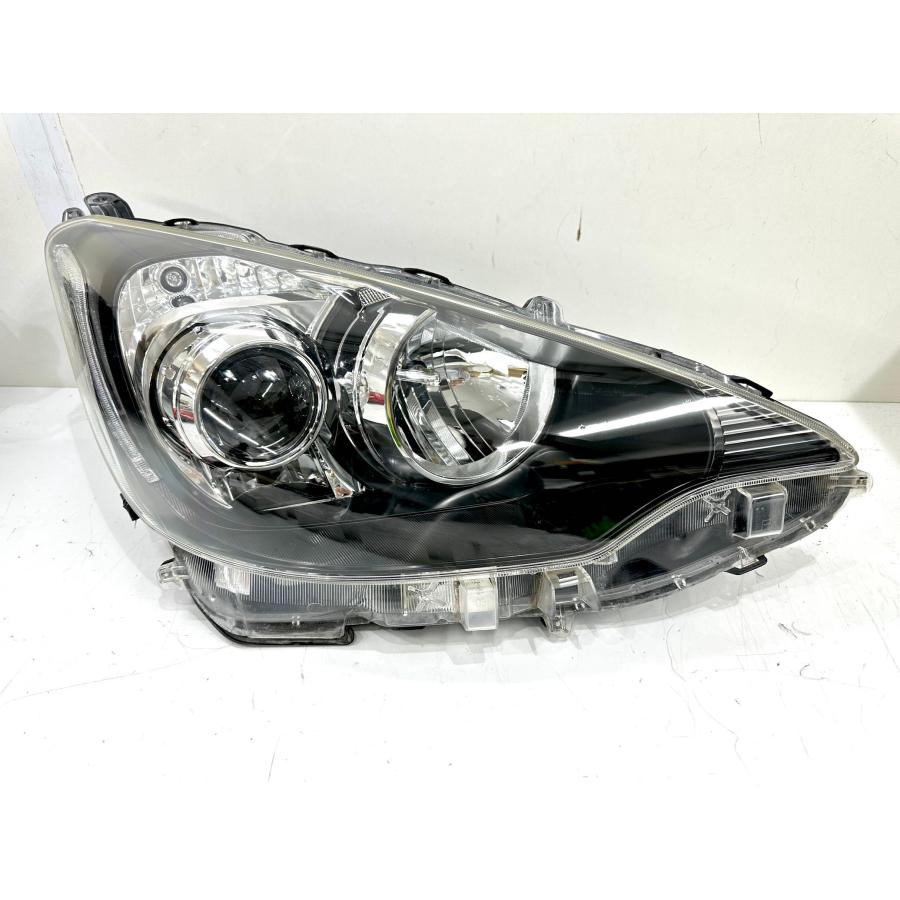 アクア NHP10 前期 純正LEDヘッドライト 右 KOITO52-247/刻印W アクア NHP10 前期 純正LEDヘッドライト 右 KOITO52-247/刻印W