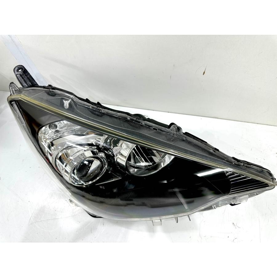 アクア NHP10 前期 純正LEDヘッドライト 右 KOITO52-247/刻印W アクア NHP10 前期 純正LEDヘッドライト 右 KOITO52-247/刻印W