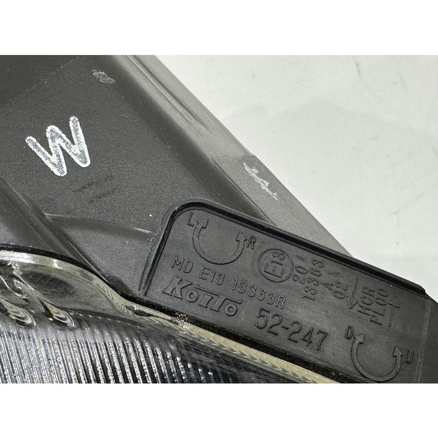 アクア NHP10 前期 純正LEDヘッドライト 右 KOITO52-247/刻印W アクア NHP10 前期 純正LEDヘッドライト 右 KOITO52-247/刻印W