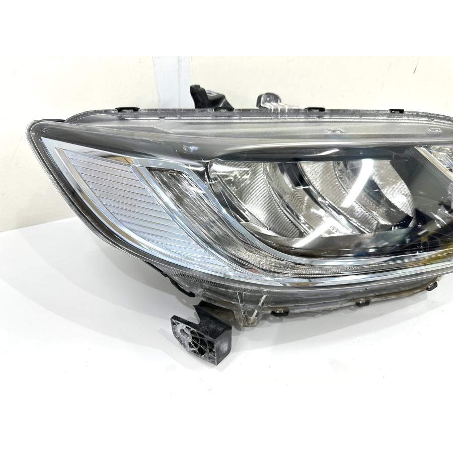 フィットハイブリッド GP5/GP6 後期 純正LEDヘッドライト 右 STANLEY