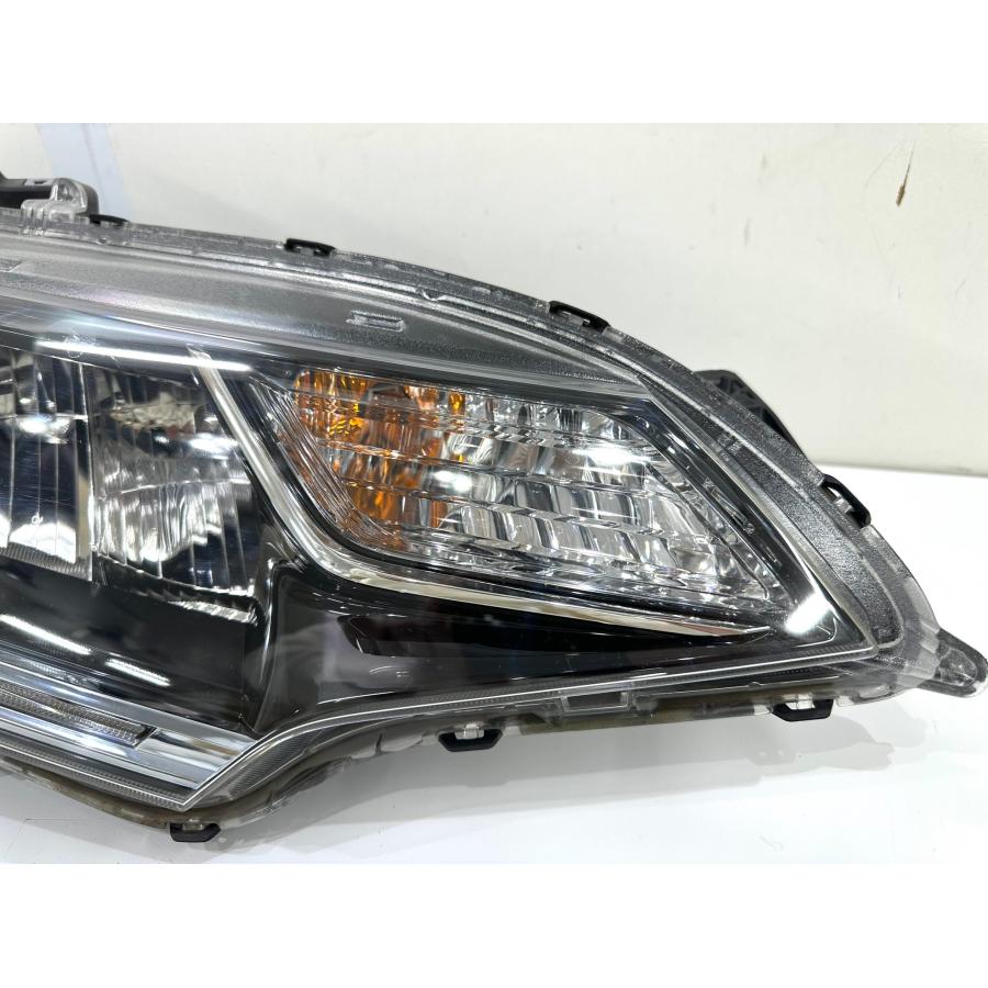 フィットハイブリッド GP5/GP6 後期 純正LEDヘッドライト 右 STANLEY